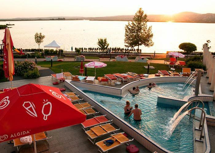 Velence Spa Lake Apartman Luaran gambar